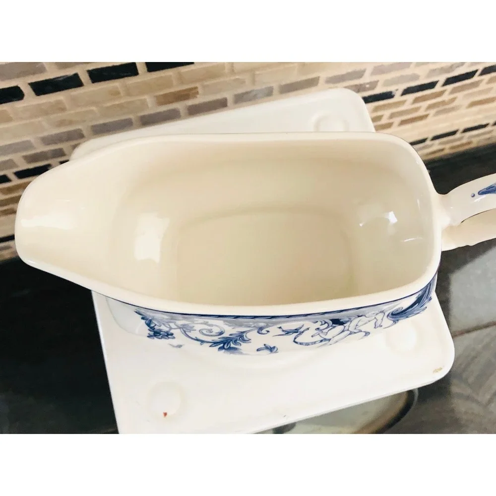 The Royal Palaces by‎ Rosina-Queens Gravy Boat White with Blue Cherub Design
